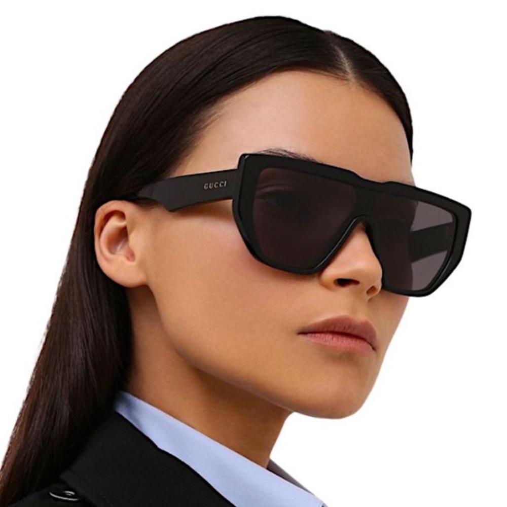 GUCCI Grey Shield Unisex Sunglasses
GG0997S 002